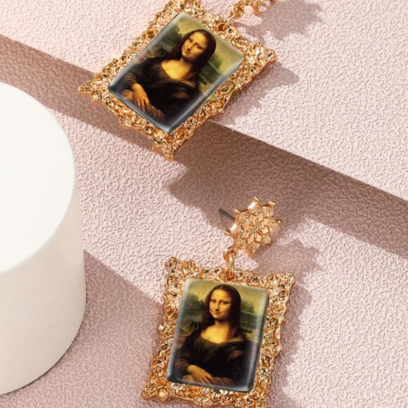 MONA LISA GOLD STATEMENT EARRINGS - Picture 2 of 5
